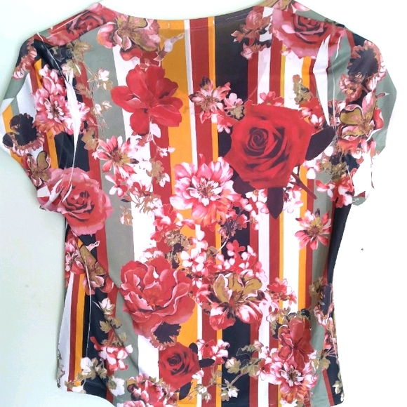Clé luv Floral top - Picture 2 of 3